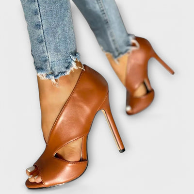 Sandalias ortopédicas de moda con elegante tacón