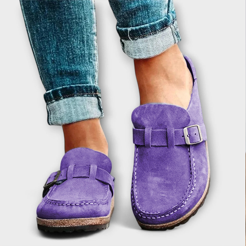 Mocasines ortopédicos para mujer con hebilla decorativa