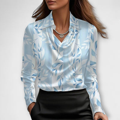 Blusa brillante con cuello fruncido
