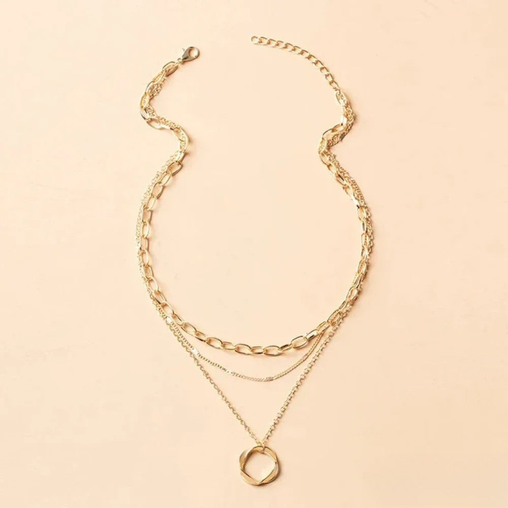 Collar de capas doradas retro